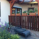 Lily House بيت للعطل *