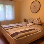 Lily House بيت للعطل Balatonvilágos