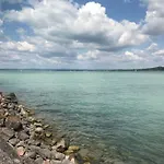 بيت للعطل Lily House Balatonvilágos