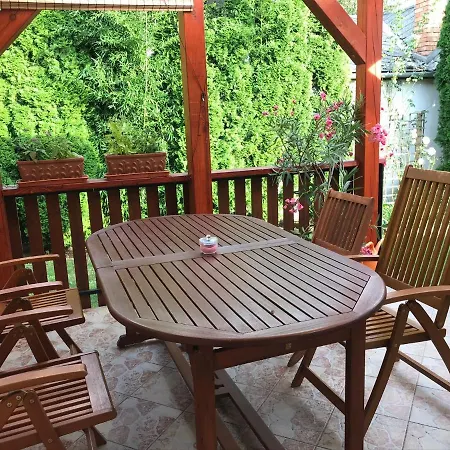 Lily House * Balatonvilágos