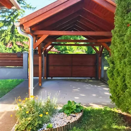 Casa vacanze Lily House Balatonvilágos