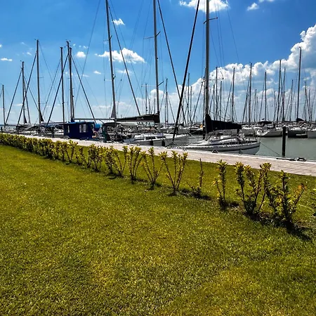 בית נופש Lily House Balatonvilágos