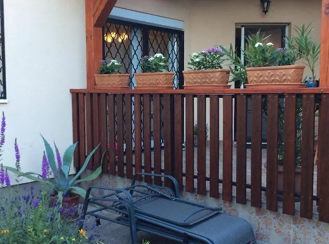 Lily House Ferienhaus *