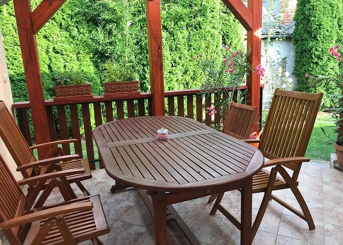 Lily House * Balatonvilágos